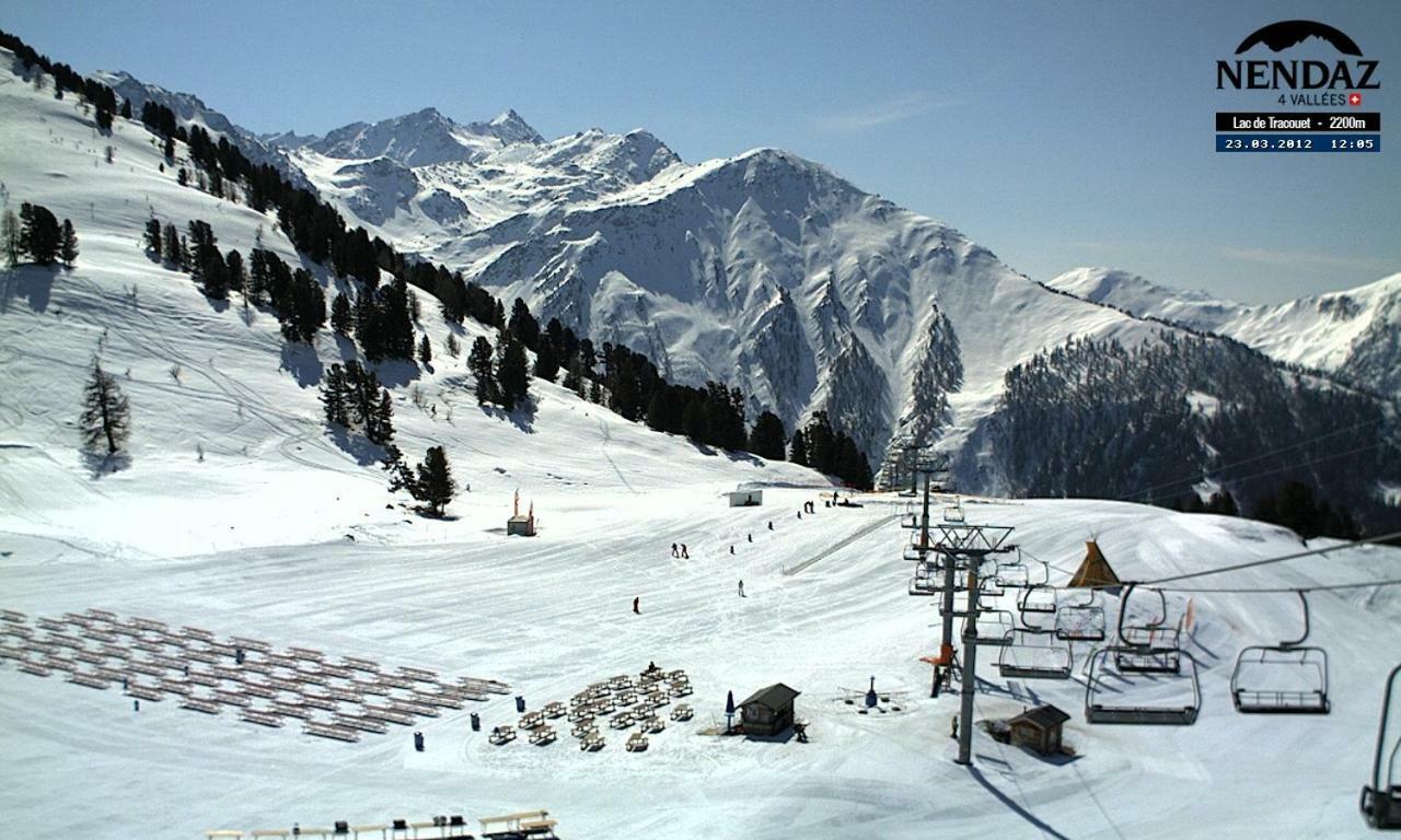 La Foret Apartment With Spectacular Mountain Views Нанда Экстерьер фото